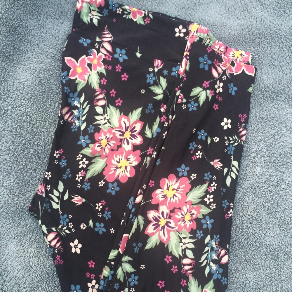 BNWT 'vintage' Lularoe TC Floral leggings